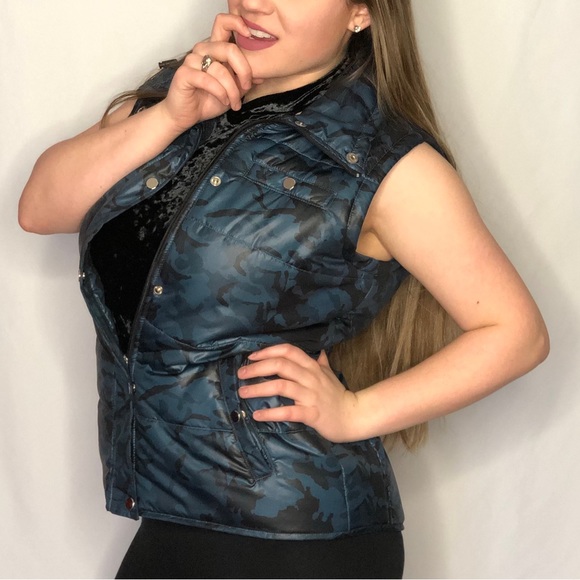 NWOT Style & Co Sport Navy Blue Camouflage Puffer Vest Size Medium - Picture 8 of 9